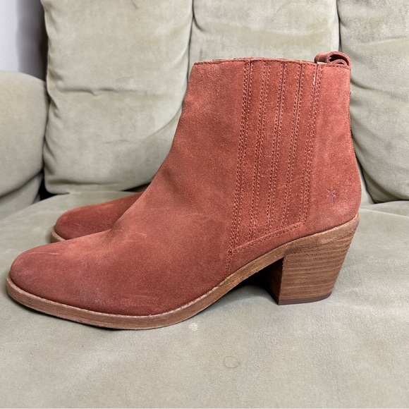 Frye Alton Chelsea Bootie 11B - Picture 3 of 10
